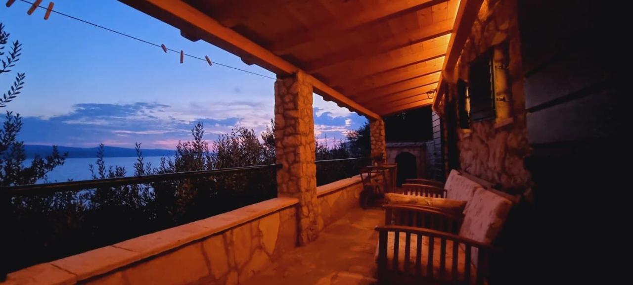 Cottage Holiday Home Оміш Екстер'єр фото