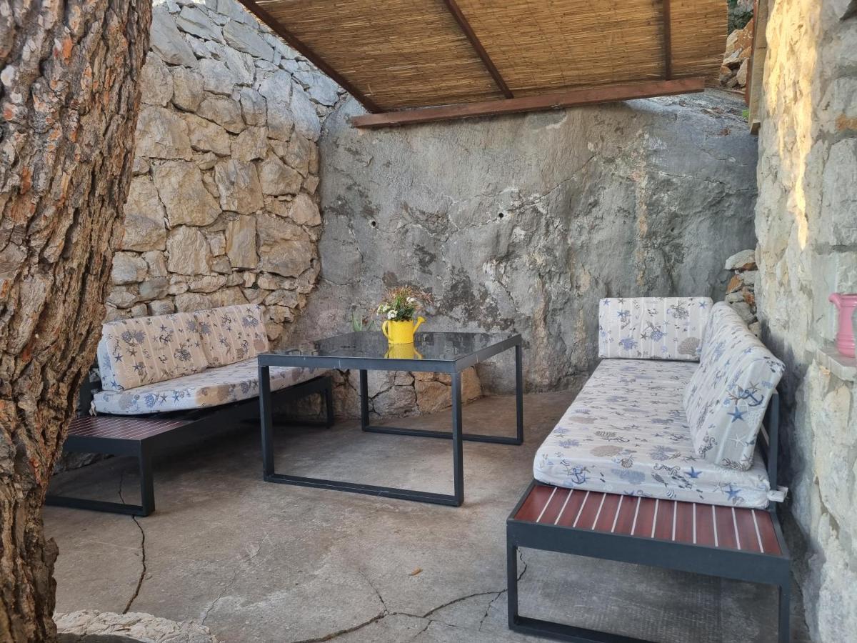 Cottage Holiday Home Оміш Екстер'єр фото